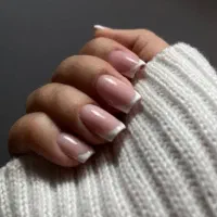 کاشت ناخن فقط ۲۰۰|خدمات آرایشگری و زیبایی|رشت, عینک|دیوار