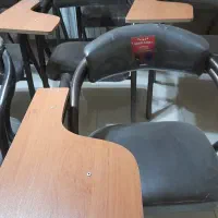 صندلی محصلی چرمی با دسته چوبی