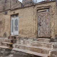 خانه دو طبقه در بیست متری شهرداری