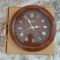 یک عدد ساعت دیواری نو