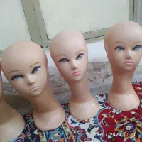 تعدادی سر مانکن