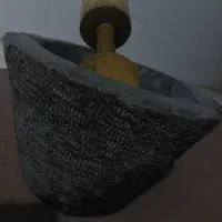 یانه سنگی قدیمی به همراه دسته چوبی قدیمی عتیقه|کلکسیون اشیاء عتیقه|نجفآباد, ویلاشهر|دیوار