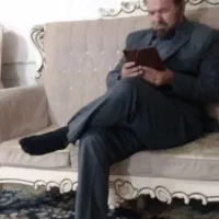 سلام دوعدد میز پیشخان 4 عدد صندلی به فروش میرسد