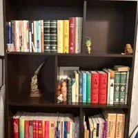 کتابخانه کاملاً سالم.