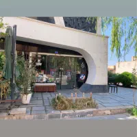 مغازه تجاری مخصوص ارایشگاه