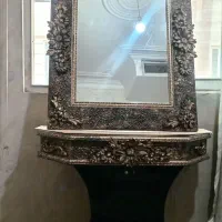 آیینه کنسول مشکی طلایی در حده نو