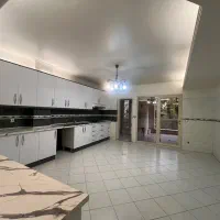 پاسداران ۱۸۰متر سه خواب غرق نور