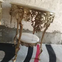 میز برنزی