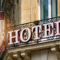 تعدادی نیروی انسانی در هتل داری