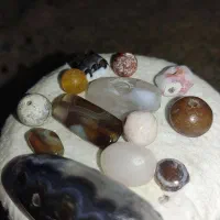 مهره کهنه قدیمی قدیم|کلکسیون اشیاء عتیقه|فیروزآباد (فارس), |دیوار