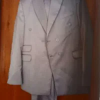 تعدادی لباس وکیف|لباس|مرند, |دیوار