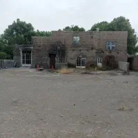 ۳۰۰۰ مترکارگاه و انبار ۱۰۰۰م بنا برق ۳فاز سند۶دانگ