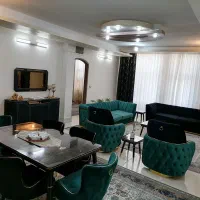 مبل راحتی و میز ناهار خوری