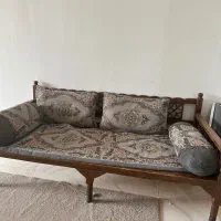 تخت همراه شاهنشین