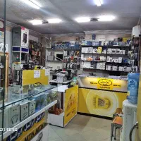 فروشنده موبایل و لوازم جانبی