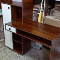 میز تحریر به همراه کتابخانه