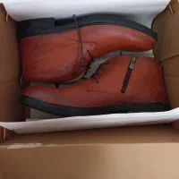 نیم‌ پوت‌ قهوه‌ ایی‌ چرم‌