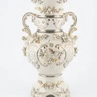 دکوری و گلدان زیبا