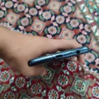 گوشیj4+|موبایل|درمیان, |دیوار