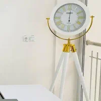 ساعت ایستاده