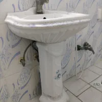 اینه و باکس و روشویی