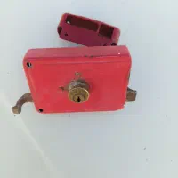 قفل درحیاط وباسکو