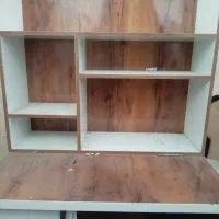 کتابخانه ومیز