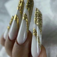 آموزش کاشت ناخن با مدرک و خدمات تخصصی