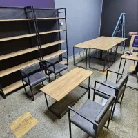 میز و صندلی و قفسه