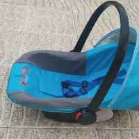 کریر بچه در دو رنگ آبی و صورتی کاملا سالم