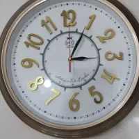ساعت دیواری کاملا نو