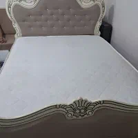 یک عدد تخت خواب و اینه شمعدان با میز|تخت و سرویس خواب|باقرشهر, |دیوار
