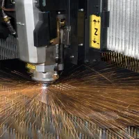 همکاری با اپراتور لیزر غیر فلزات توضیحاتو بخونید