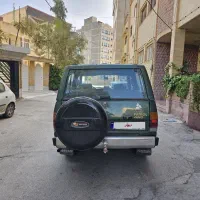 پاترول مدل 75 فقط یه گلگیر عقب رنگ