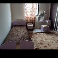 تخت خواب یک نفره با میز آرایش وپاتختی