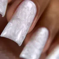 کاشت ناخن  ۳۰٪ تخفیف ویژه