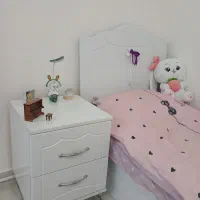 سرویس تخت خواب و کمد با خوشخواب و میز تحریر کوچک