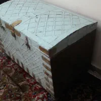 صندوقچه قدیمی سالم تمیز|کلکسیون اشیاء عتیقه|بروجرد, |دیوار