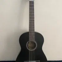 گیتار در حد نو فقط دو هفته باهاش کار شده
