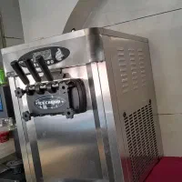 دستگاه بستنی  ایتالیایی روی میزی