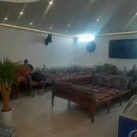 کارگر ساده کار در قهوه خانه