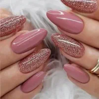 کاشت و اموزش ناخن حرفه ای