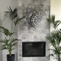 کارگر میخام برای رنگ کاری