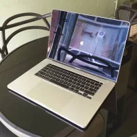 مک بوک پرو ۲۰۱۹ در حد نو