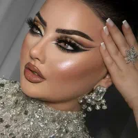 میکاپ وشنیون حرفه ای درمنزل شما باقیمت های عالی