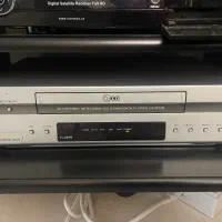 یک دستگاه ویدیو ال جی با کنترل و بک عدد تبدیل سالم