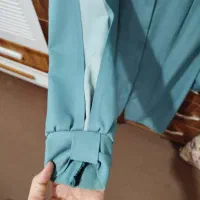 مانتو سبز|لباس|ازنا, |دیوار