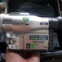 دوربین فیلم برداری.