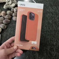 کاور ایفون 15 pro max برند UNIQ