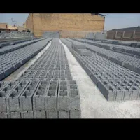 تعدادی بلوک دارم دونه ۲۰ تومان